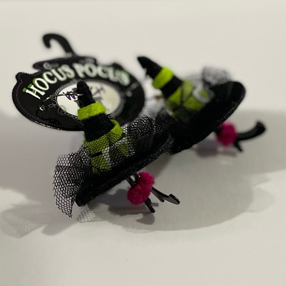 NWT Hocus Pocus Witch Hat Earrings - Picture 3 of 3